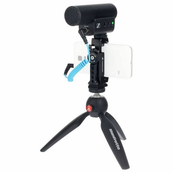 Sennheiser MKE 400 Mobile Kit Camera-Mount Shotgun Microphone with Smartphone Recording Bundle