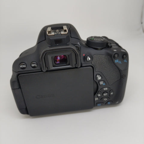 Canon 700d With 18-55 iii (043075017468) (4677004179)
